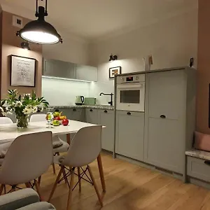 Hill Apartment