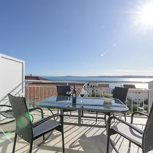 https://apartmani-emil-trogir.splithotels.org