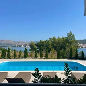https://aa-apartments-by-the-sea.splithotels.org