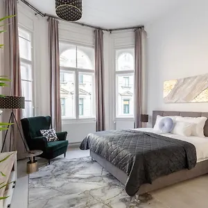 Lh Gallery Appartement Boedapest