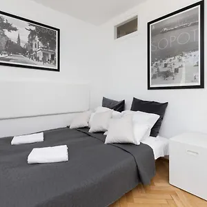 https://studio-with-balcony-300m-to-the-beach-sopot-by-renters.sopothotels.com
